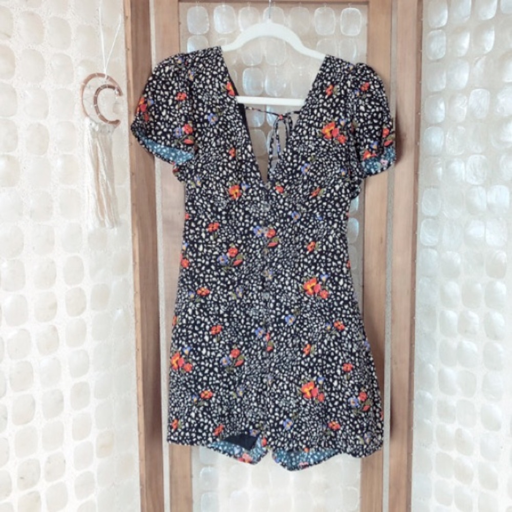 FLORAL PLAYSUIT 💫